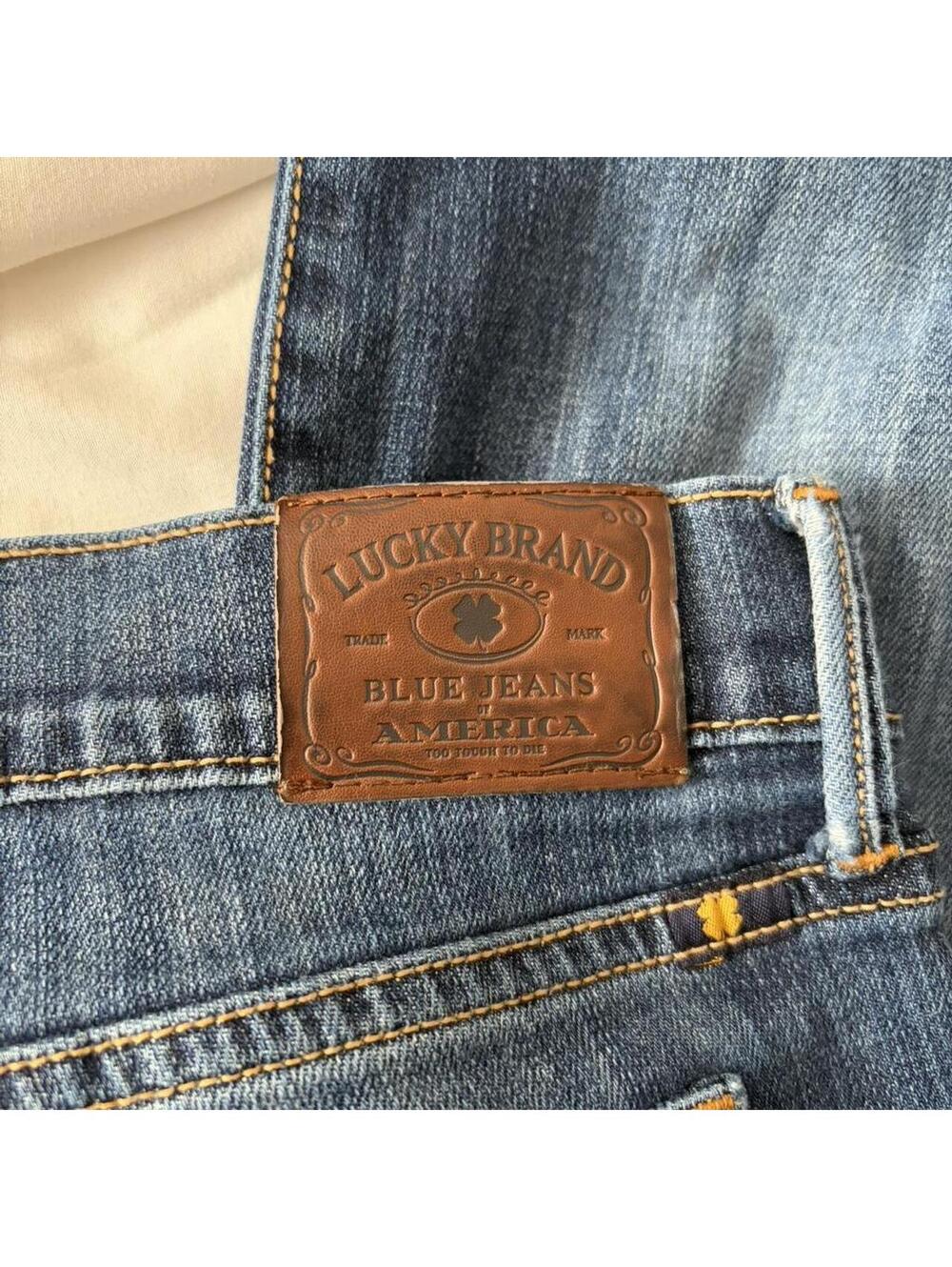 Lucky Brand sweet n straight jeans